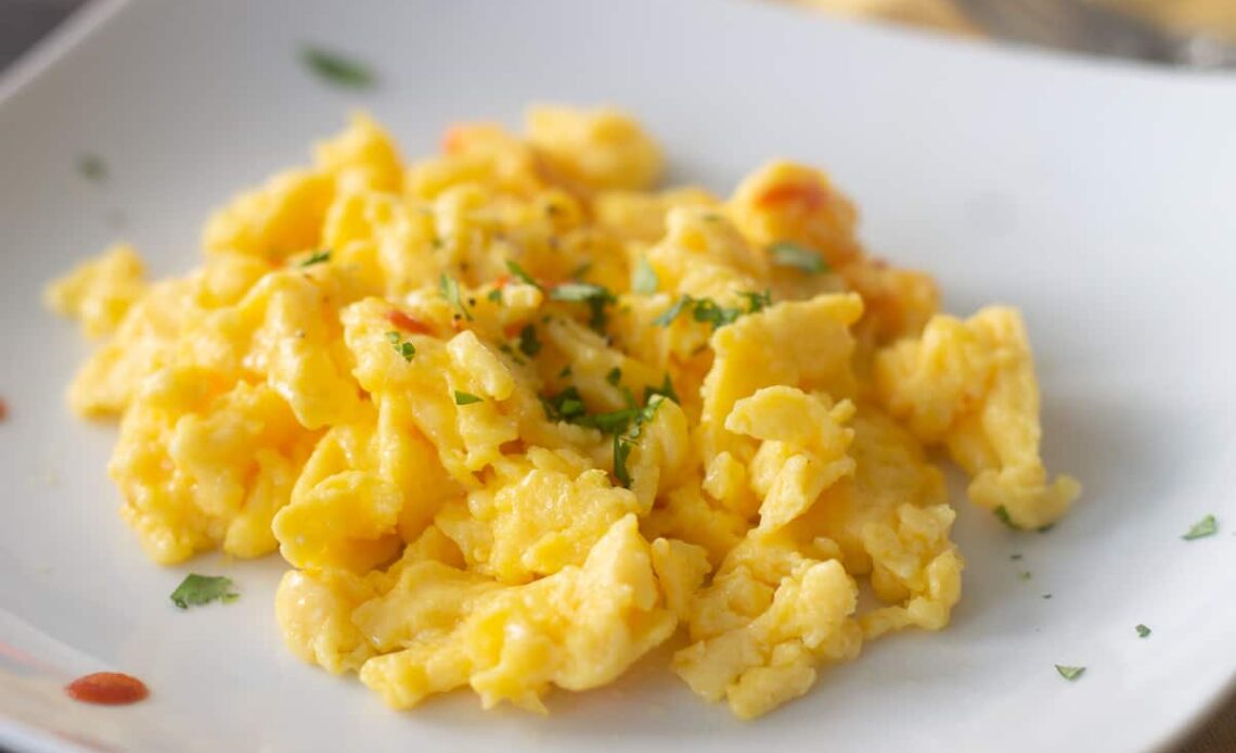 Best Fluffy Scrambled Eggs Recipe