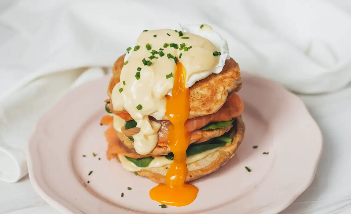 Eggs benedict pancakes