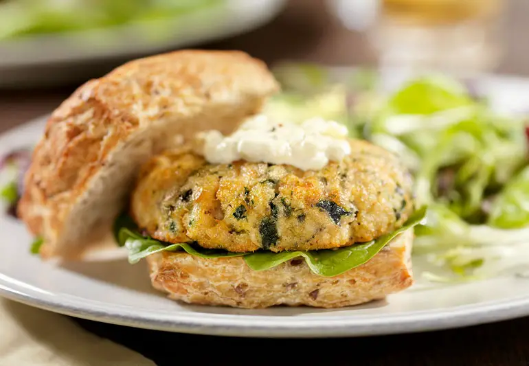 Superhealthy salmon burgers