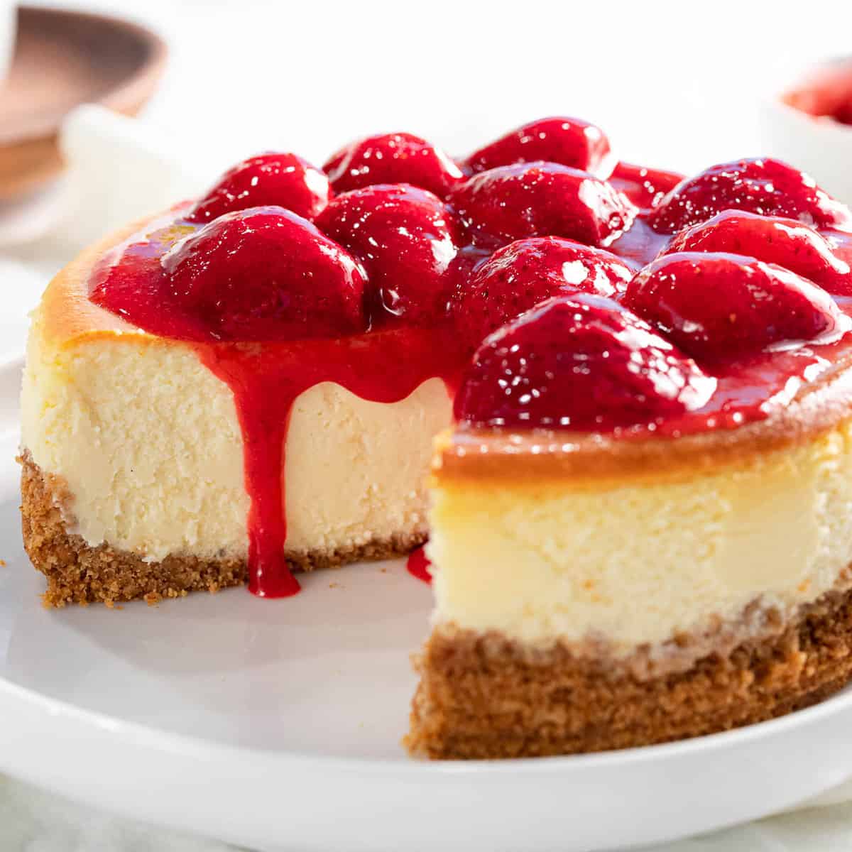 Strawberry cheesecake in 4 easy steps