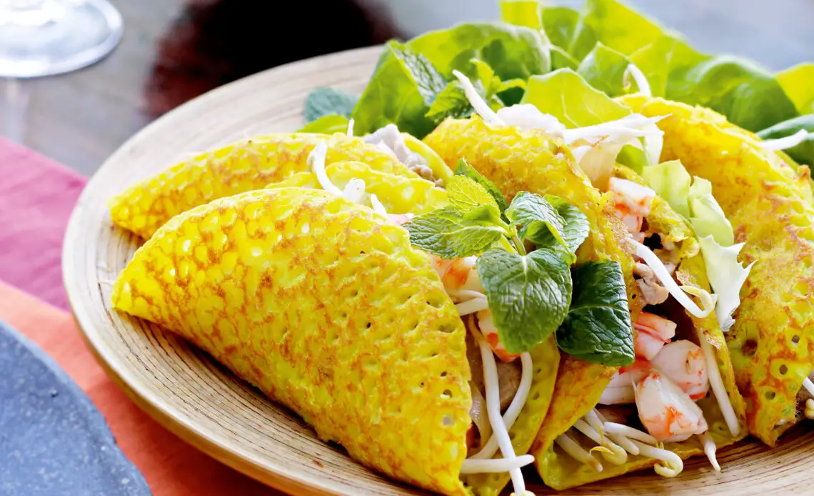 Bánh Xèo (Sizzling Pancakes)