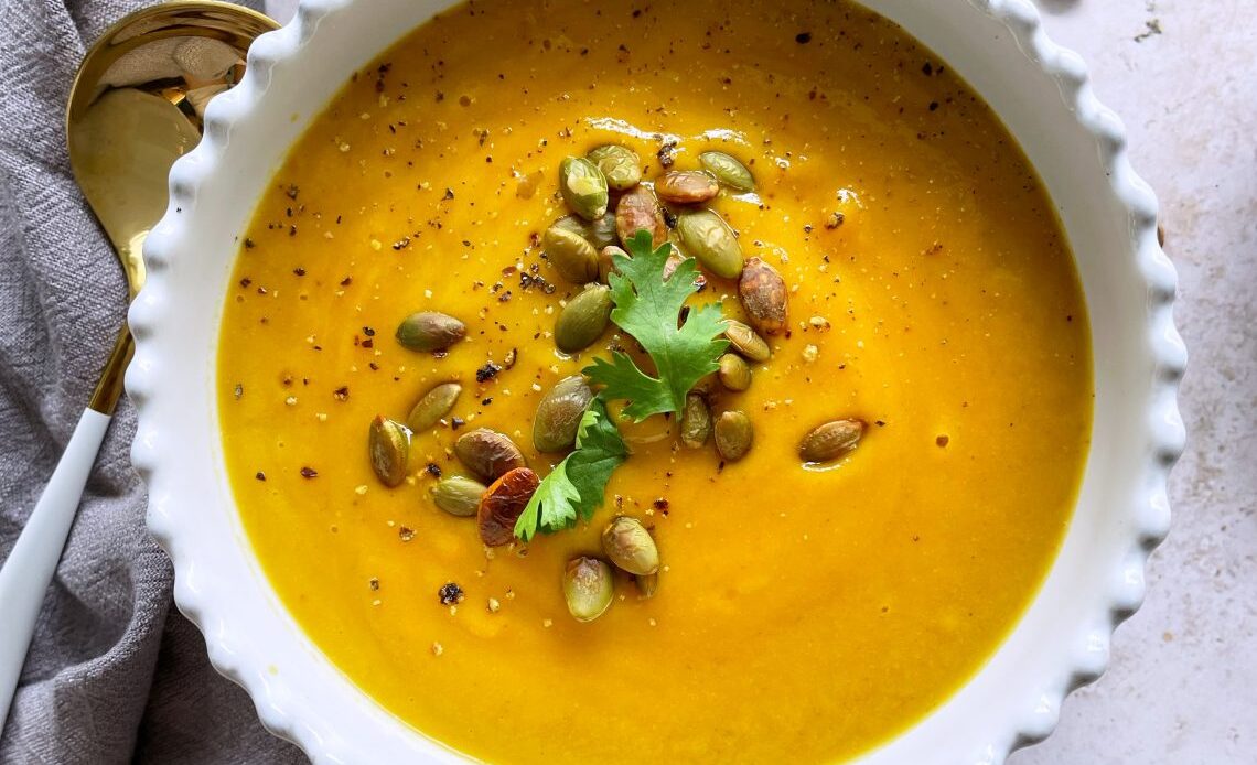 Cozy Butternut Squash Soup: A Must-Try for Autumn Recipe