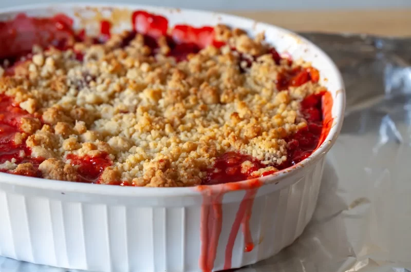 Strawberry Rhubarb Crumble