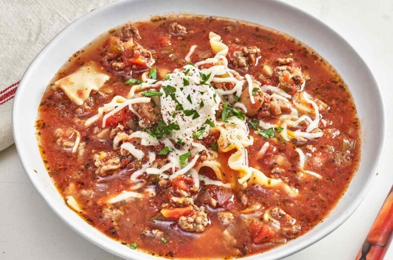 Easy Slow Cooker Lasagna Soup