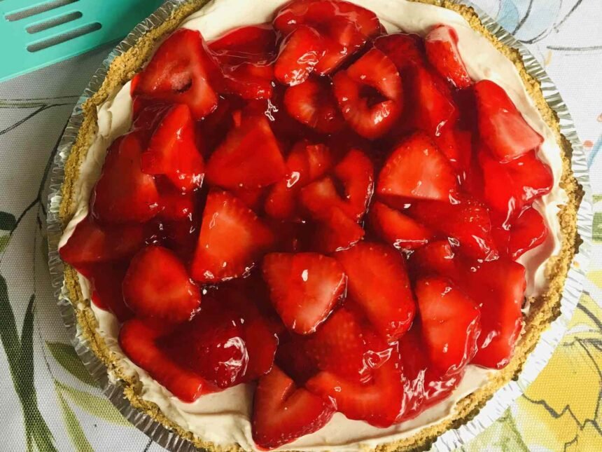 strawberry cream pie​